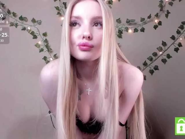 queenofvibes on BongaCams 