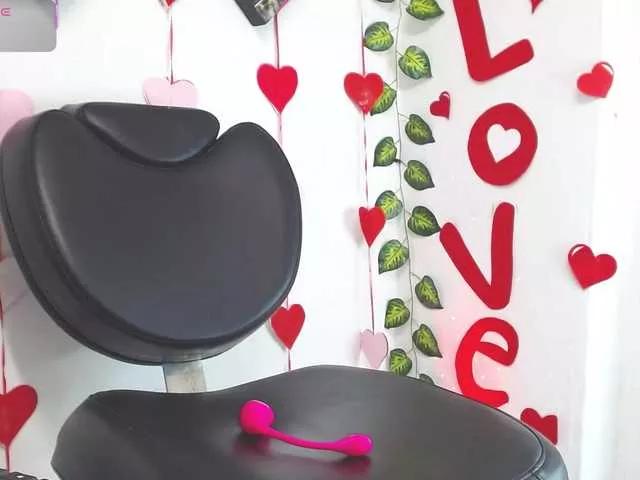Raycatt1 on BongaCams 