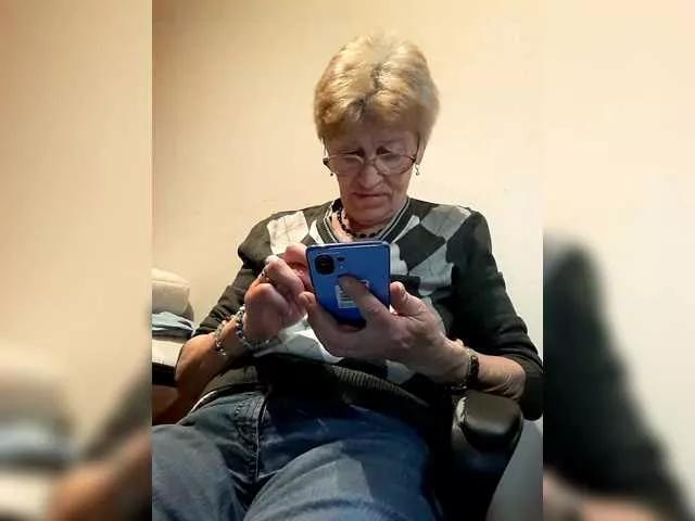 Offline Reife-dame on BongaCams