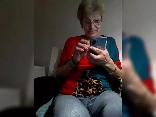 Offline Reife-dame on BongaCams