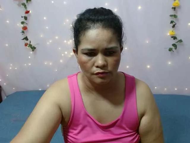 roouselatina1 on BongaCams 