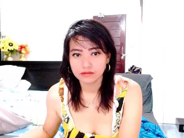 Rosselyn on BongaCams 
