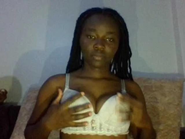 Freechat rozybeauty on BongaCams