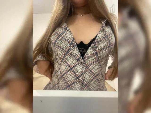 Offline SarraFox on BongaCams