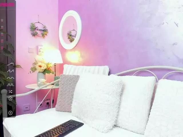 Offline SarraFox on BongaCams