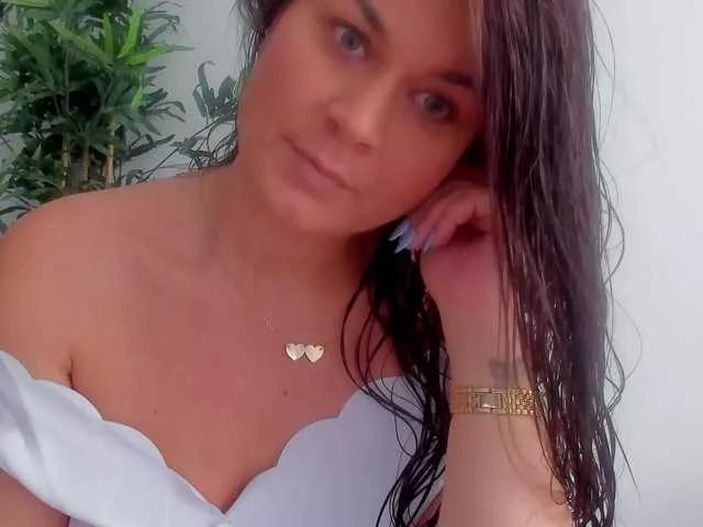 SuaveGia on BongaCams 
