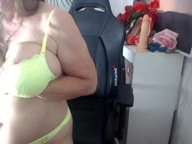 Supertitten95DD on BongaCams 