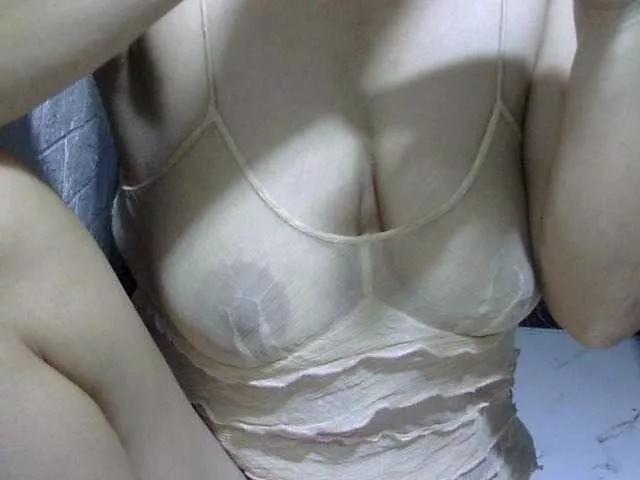 Offline sweetmama17 on BongaCams