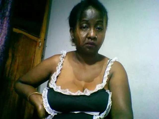 Sylivinaahh on BongaCams 