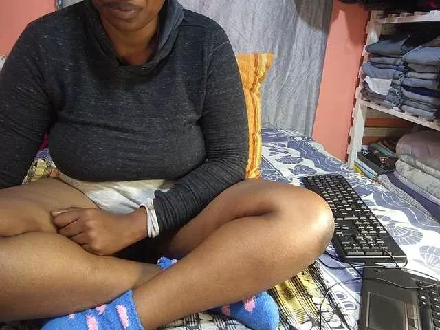Thicksoraya on BongaCams 
