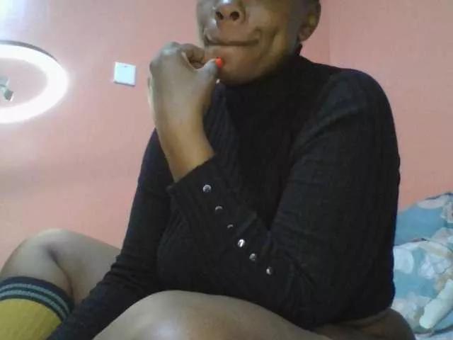 Thicksoraya on BongaCams 