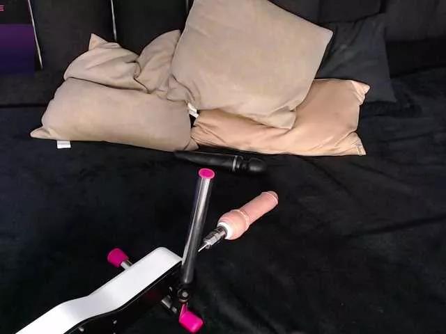 tiana-glow on BongaCams 