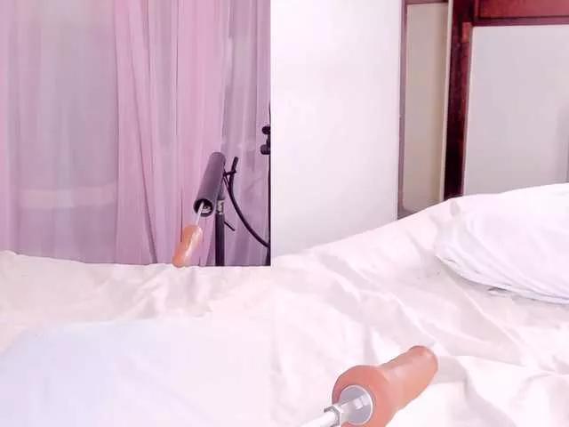 Tiny-Annie on BongaCams 