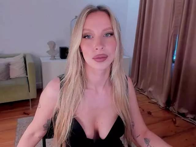 ToxicBlonde on BongaCams 