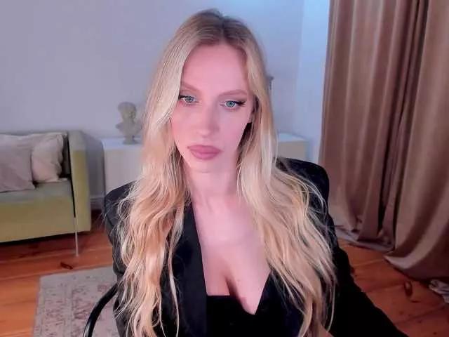 ToxicBlonde on BongaCams 