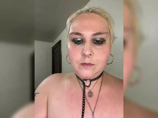 ToxxicDestiny666 on BongaCams 