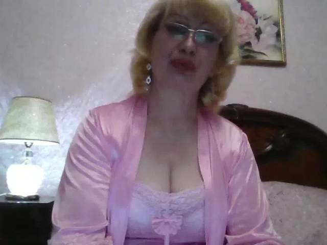 Ur-Mami on BongaCams 