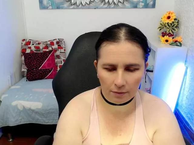 victoria-jones on BongaCams 