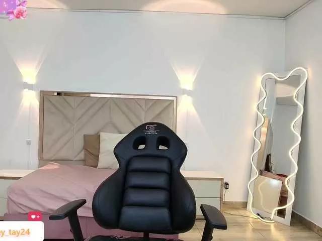 whitney-tay on BongaCams 