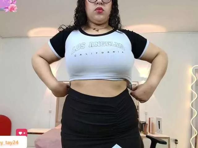whitney-tay on BongaCams 