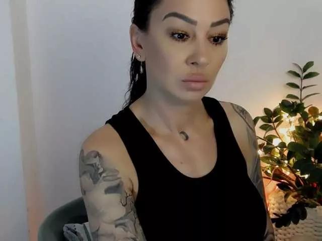 Offline Xenthis on BongaCams
