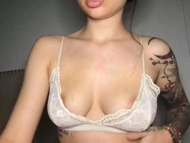 Xoxcat on BongaCams 