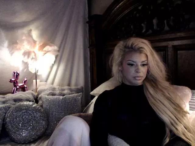 xtinastar on BongaCams 