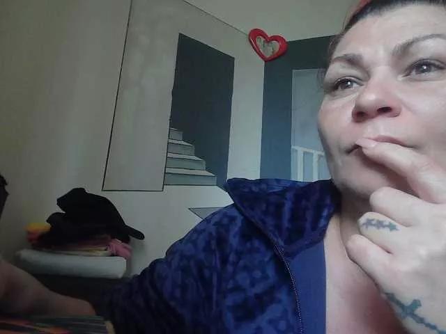 YasminaGeil on BongaCams 