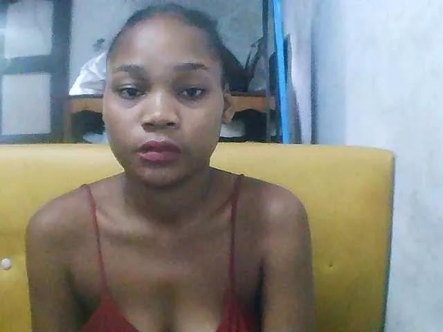 yasmine5001 on BongaCams 