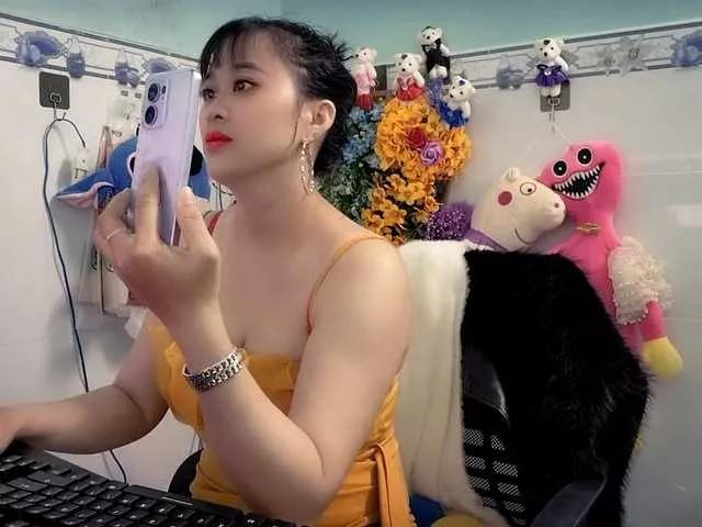 Youngsee69 on BongaCams 