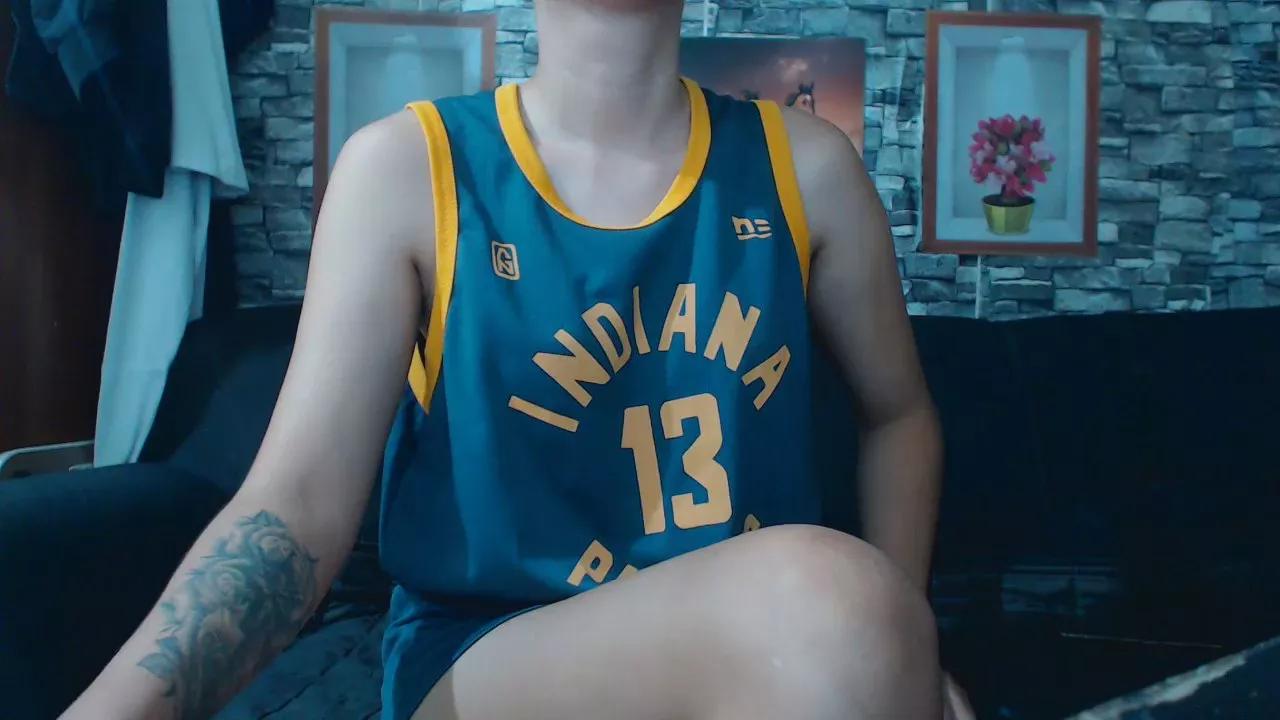 _QueenB_ on Cam4 