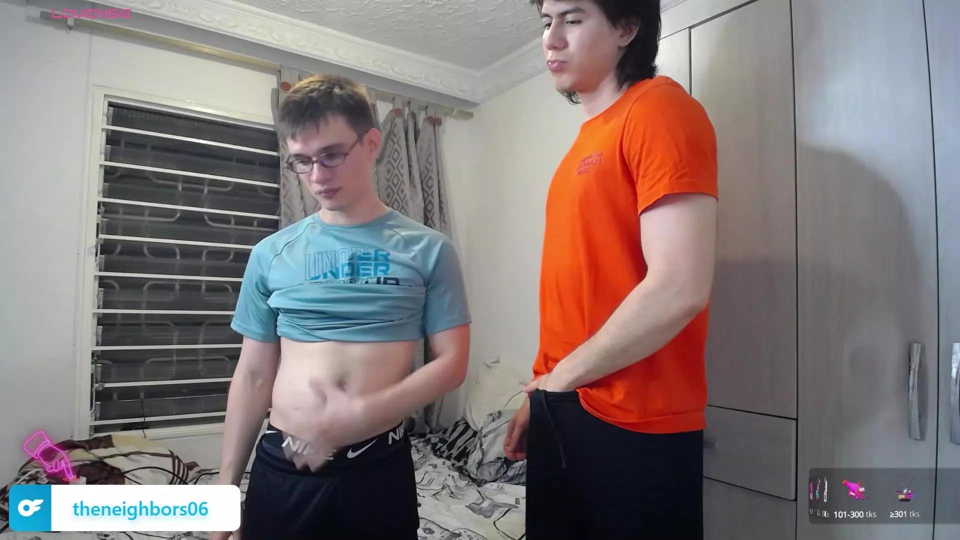 _the_neighbors on Cam4 