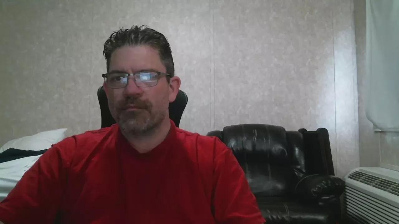 Adam8067 on Cam4 