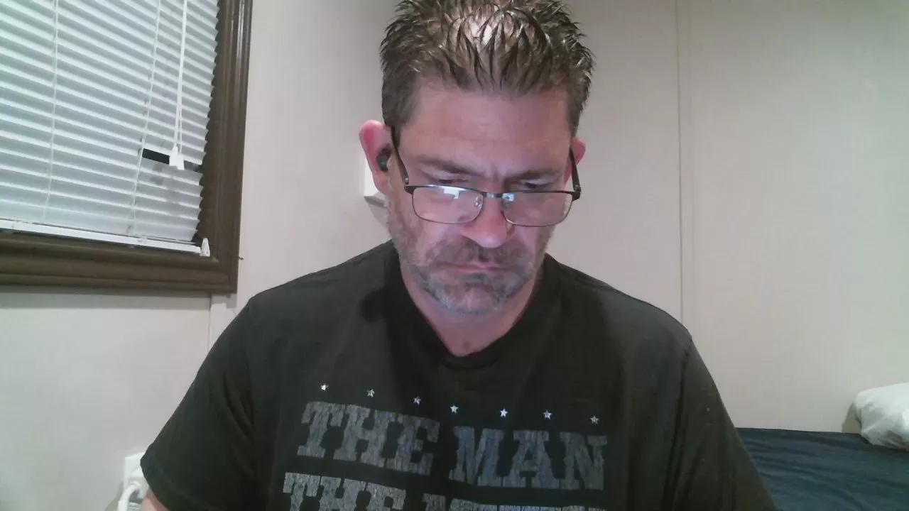 Adam8067 on Cam4 