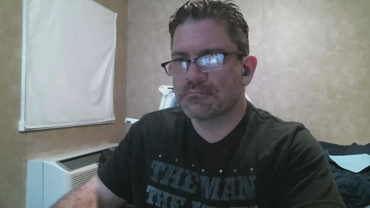Adam8067 on Cam4 