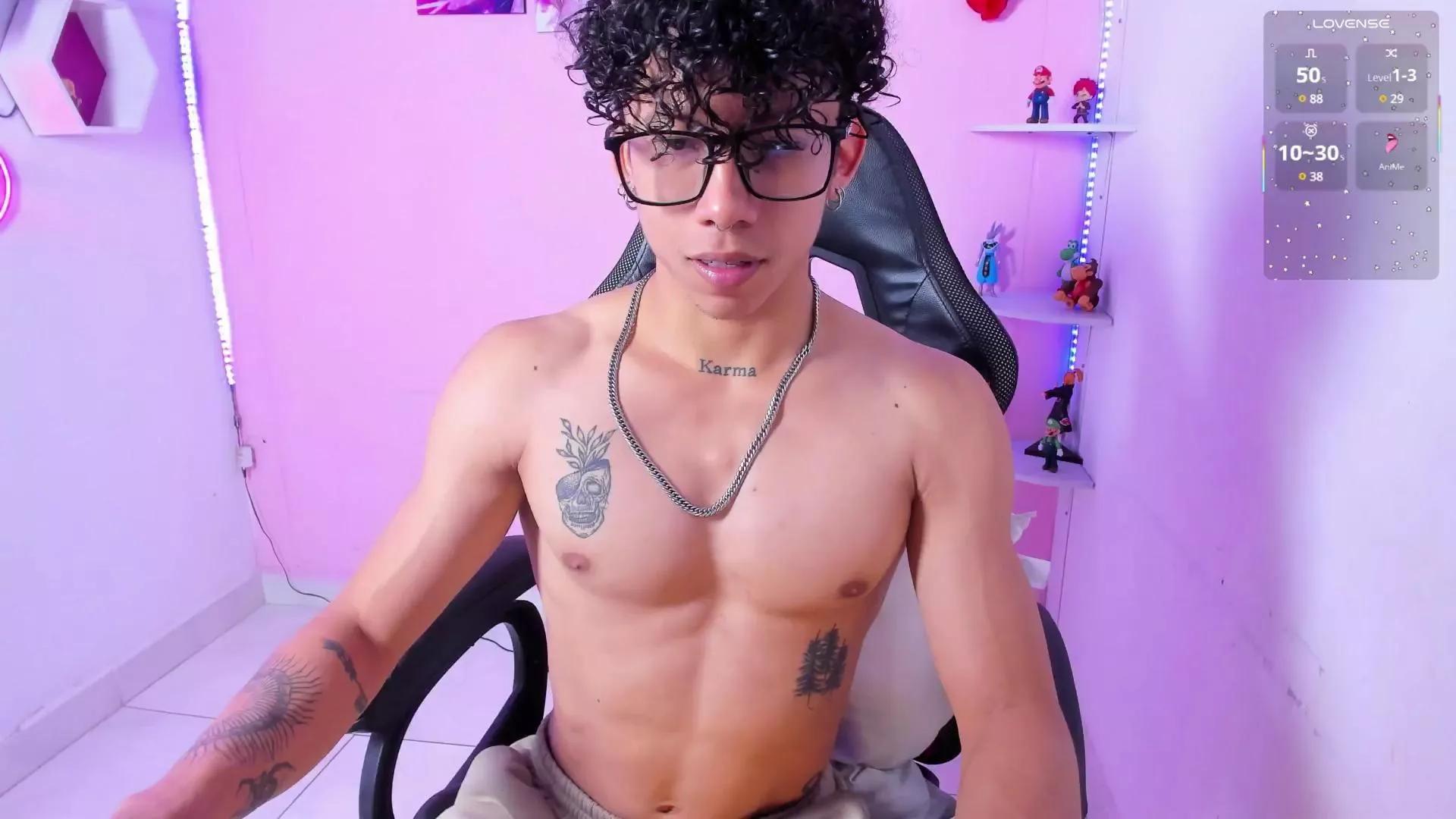 Akaza_ on Cam4 