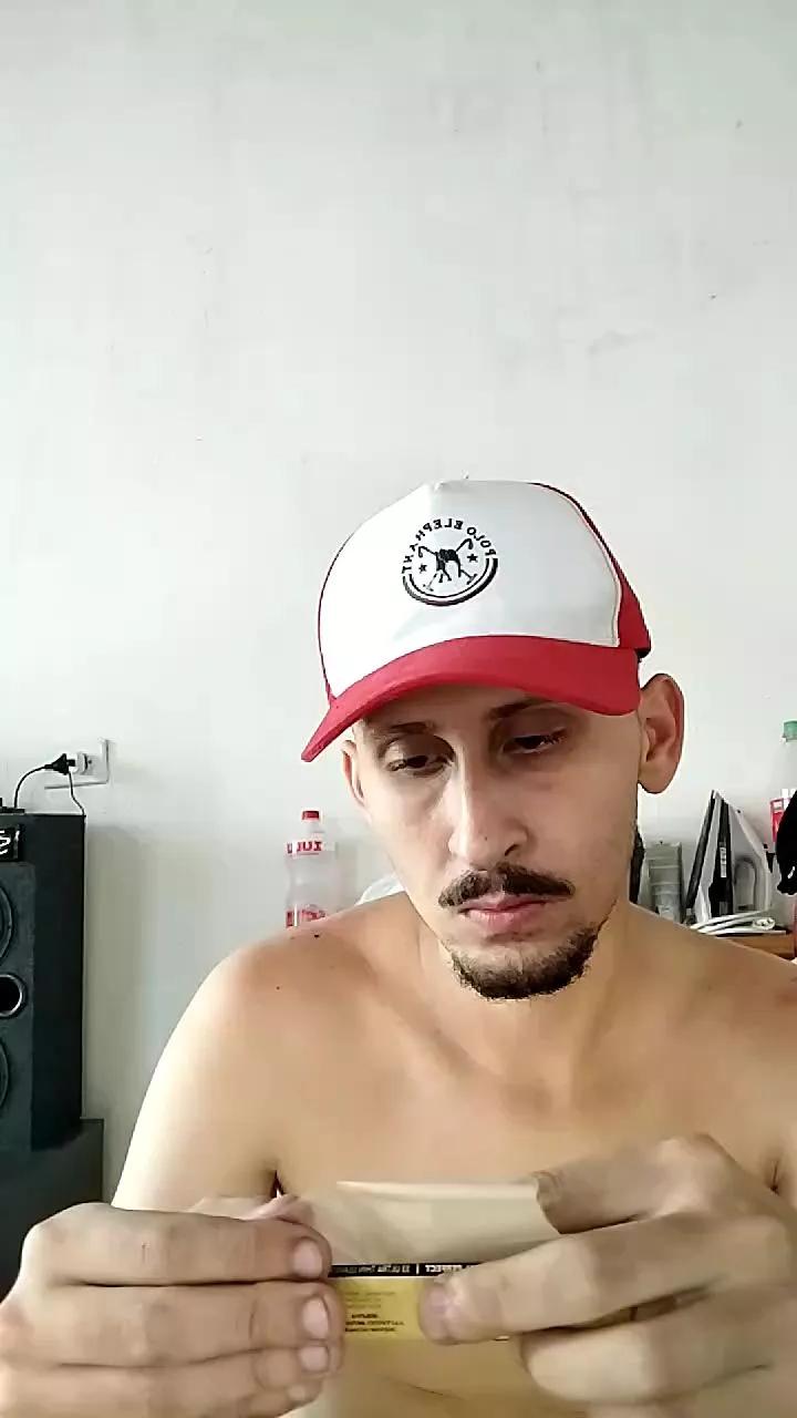 Alemaoroludo2 on Cam4 