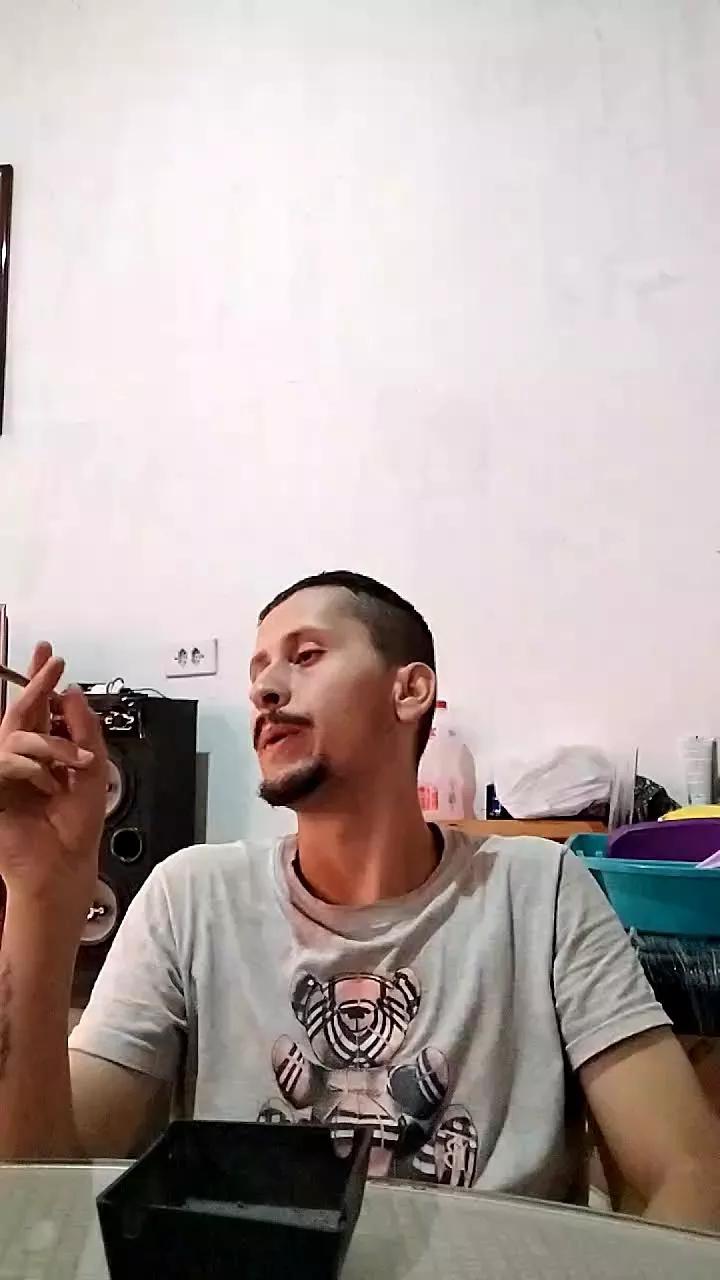 Alemaoroludo2 on Cam4 