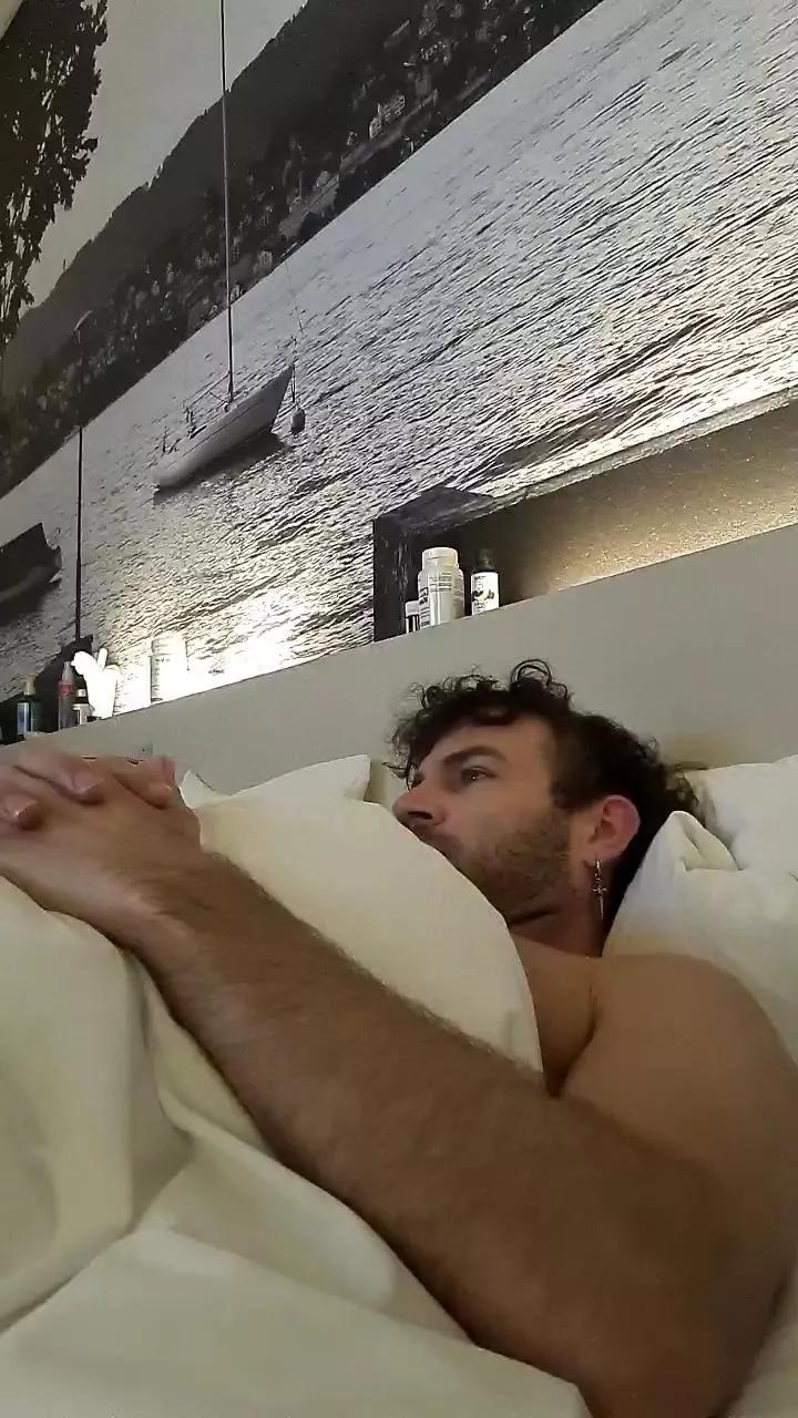 ALPHA_HUNK on Cam4 