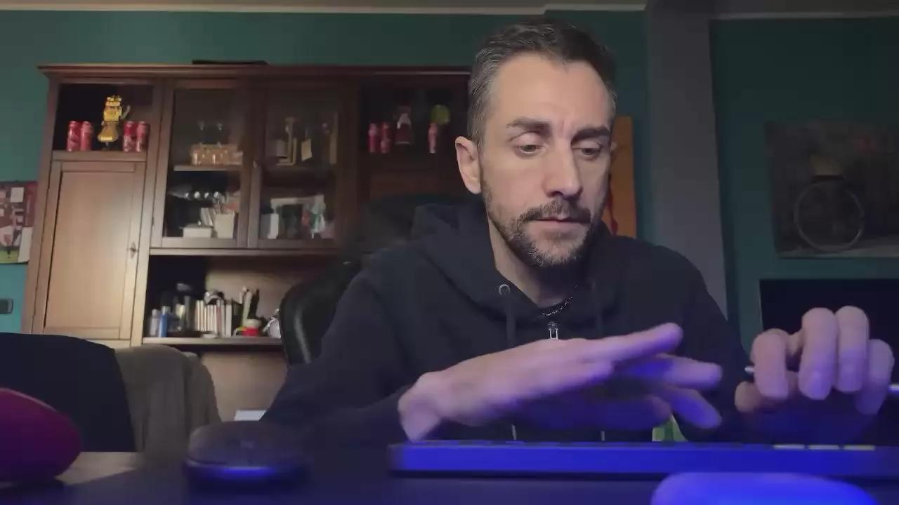 andrew809 on Cam4 