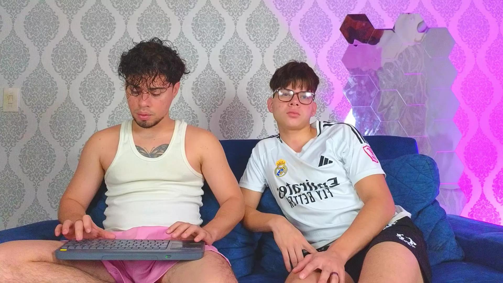 Angel_boyy2 on Cam4 