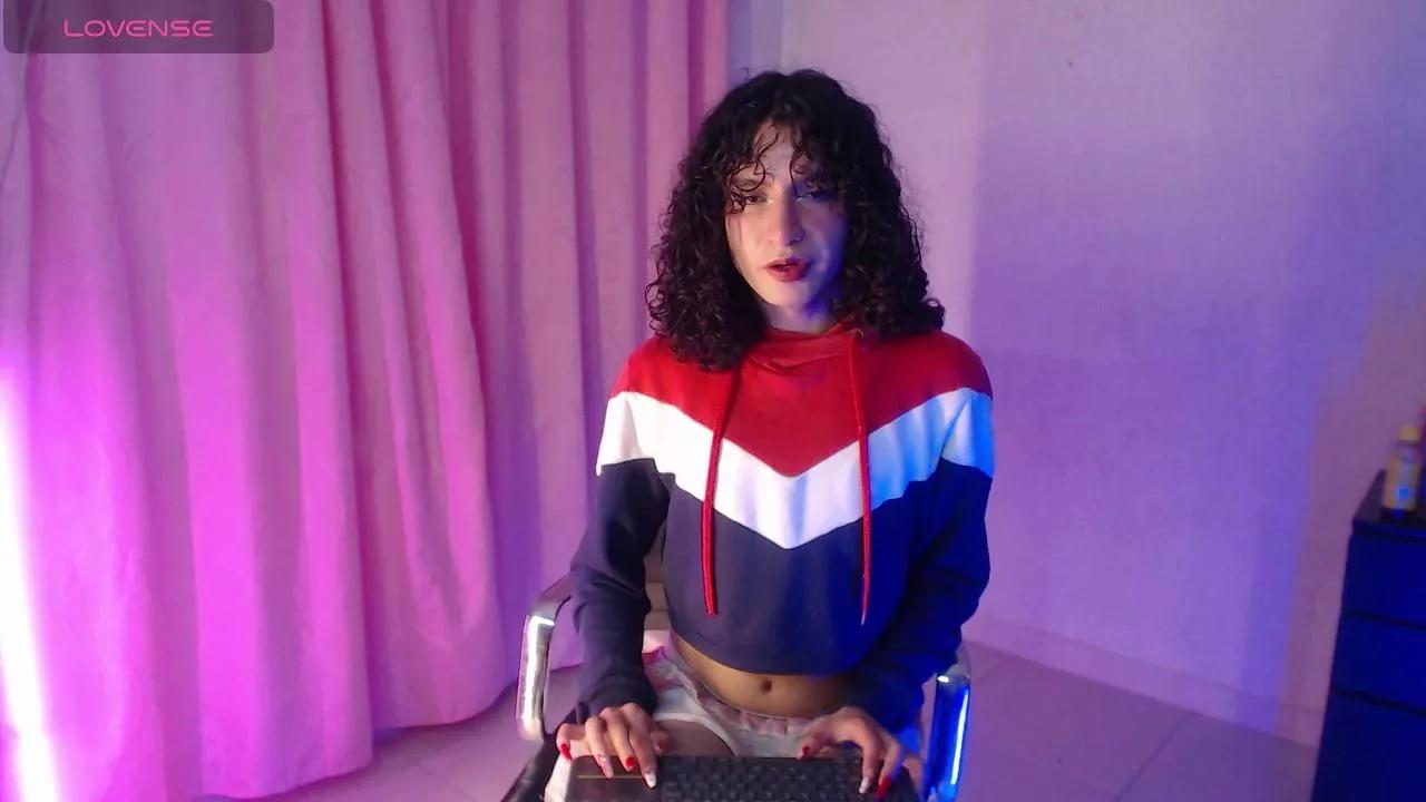 Angellike_doll on Cam4 