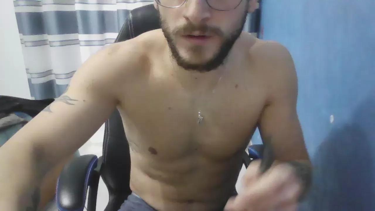 antonio1643 on Cam4 