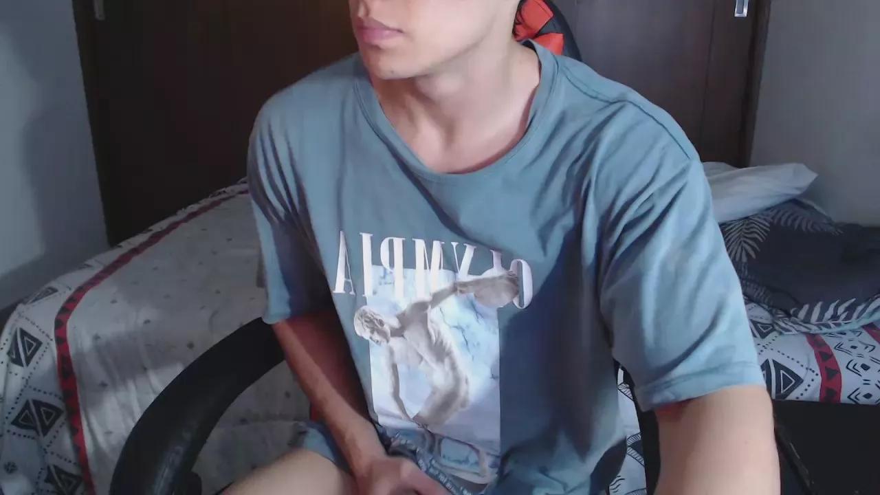 ares_bigcock on Cam4 