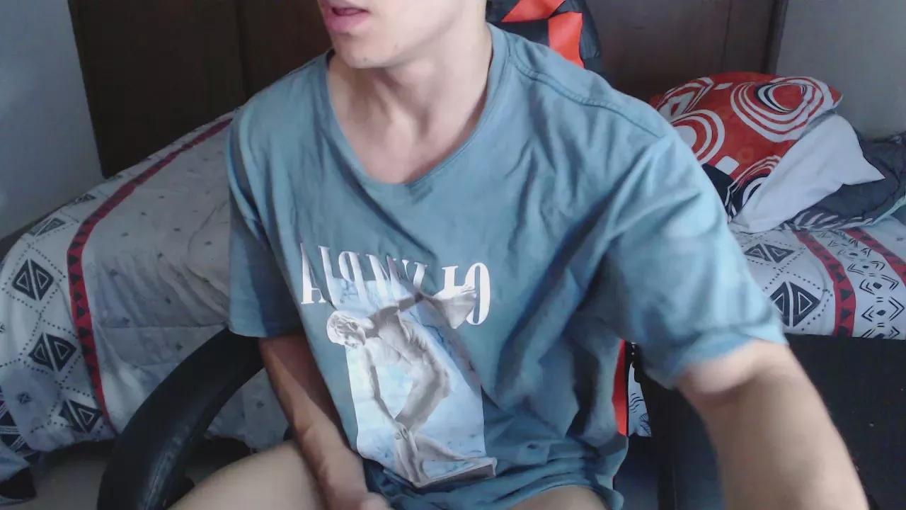 ares_bigcock on Cam4 