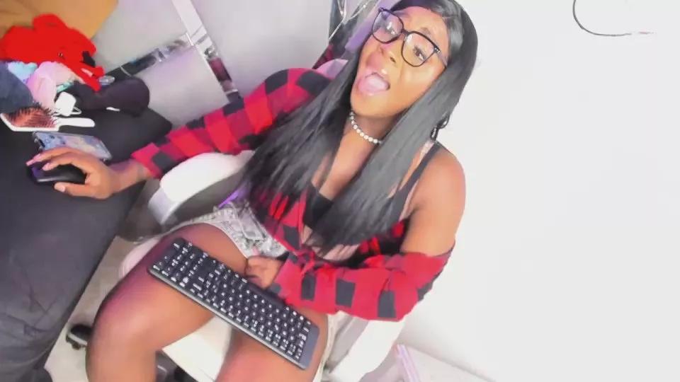 arii_x on Cam4 
