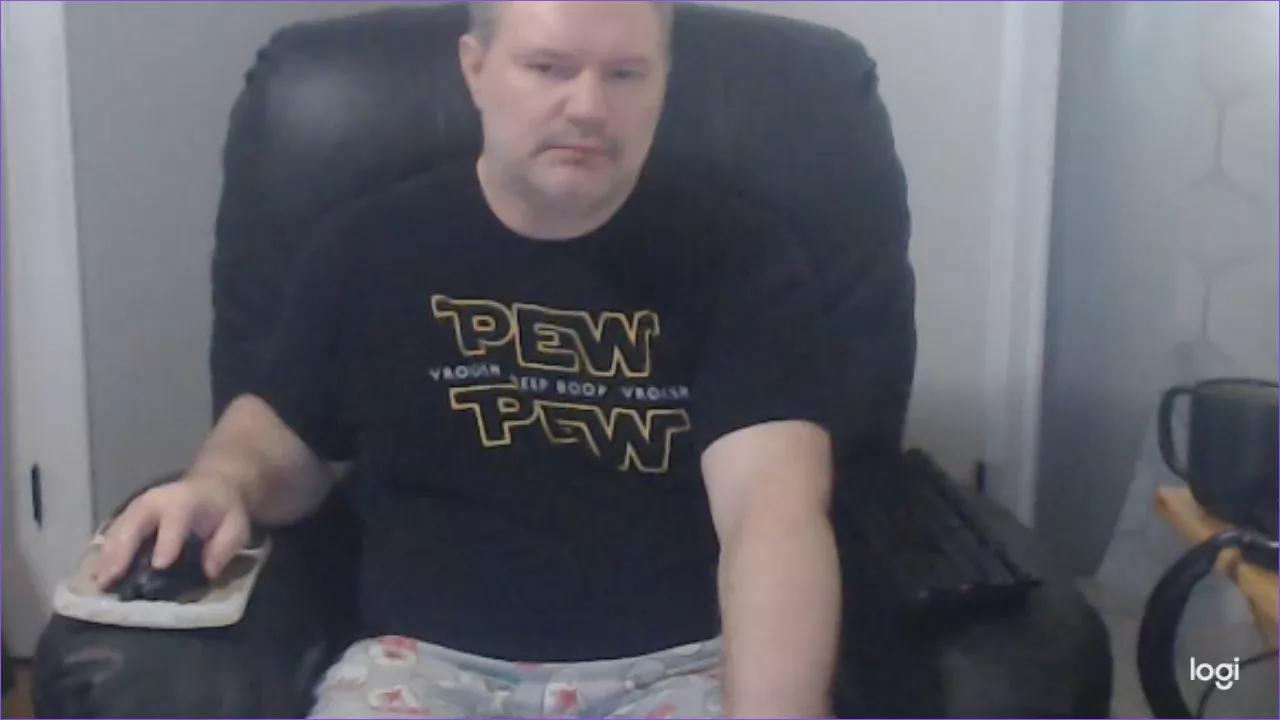 behindu123 on Cam4 