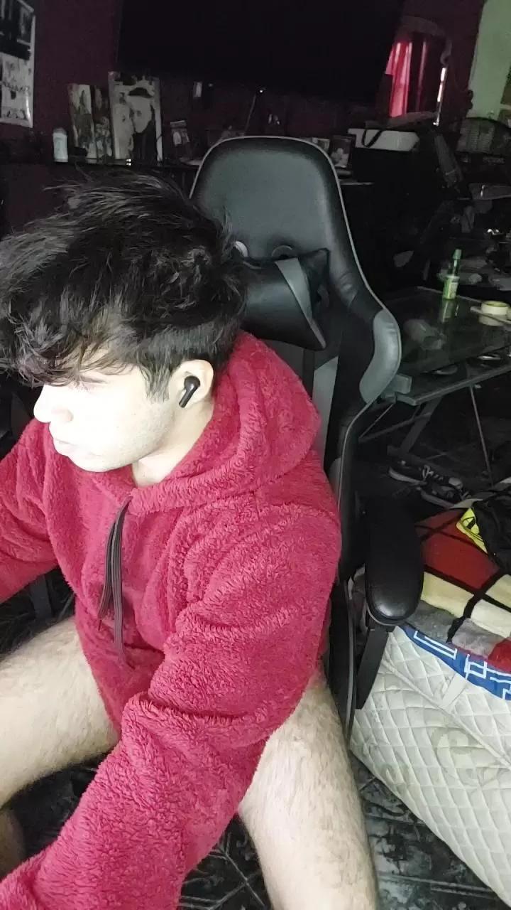 BigDick21cmPezL on Cam4 