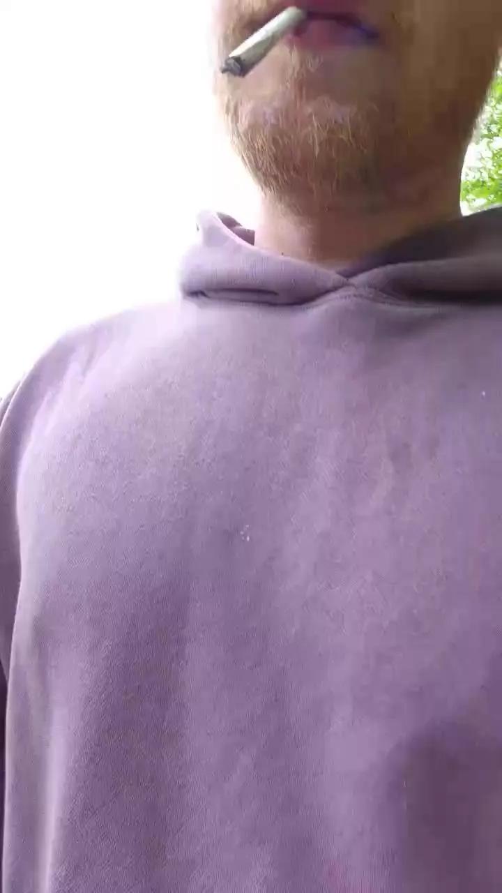 BigUncutBiGuy on Cam4 