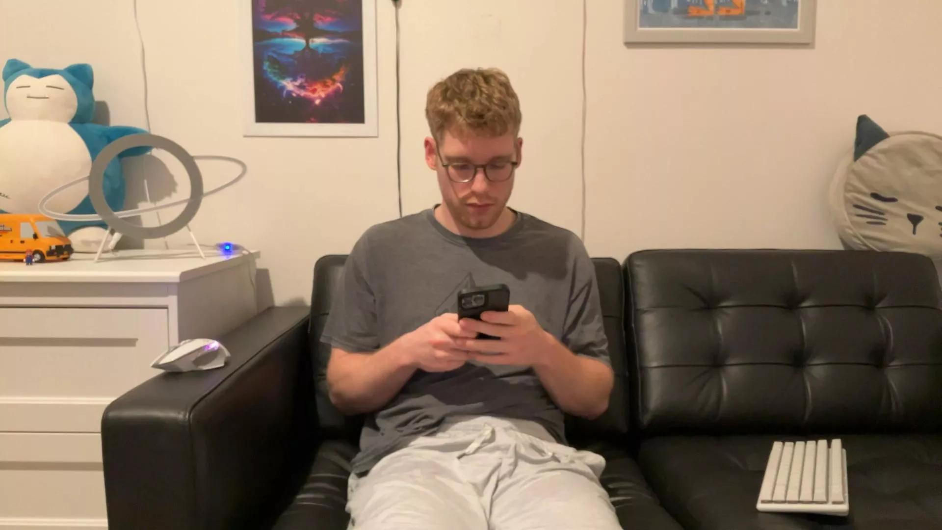 BlueEyedTallGuy on Cam4 